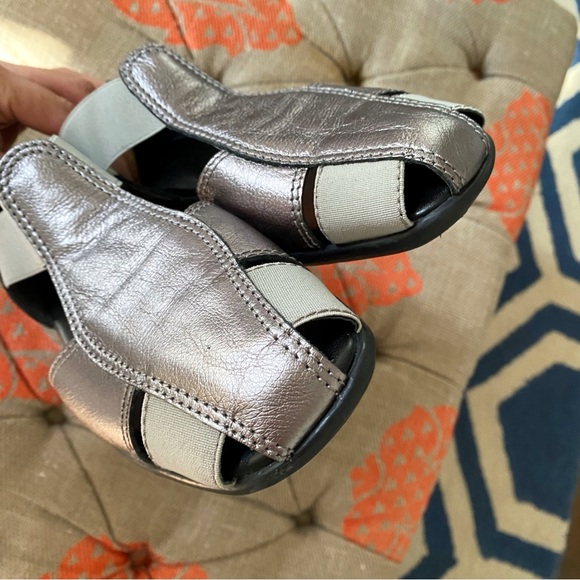 💎 TLC SILVER BLACK METTALIC CUT OUT SHOES! - Picture 9 of 15